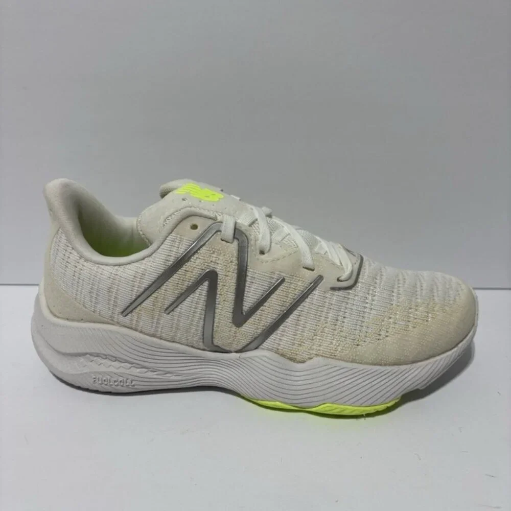 New Balance Women’s FuelCell Shift Trainer V2 Sneakers White, Size 5 Wide